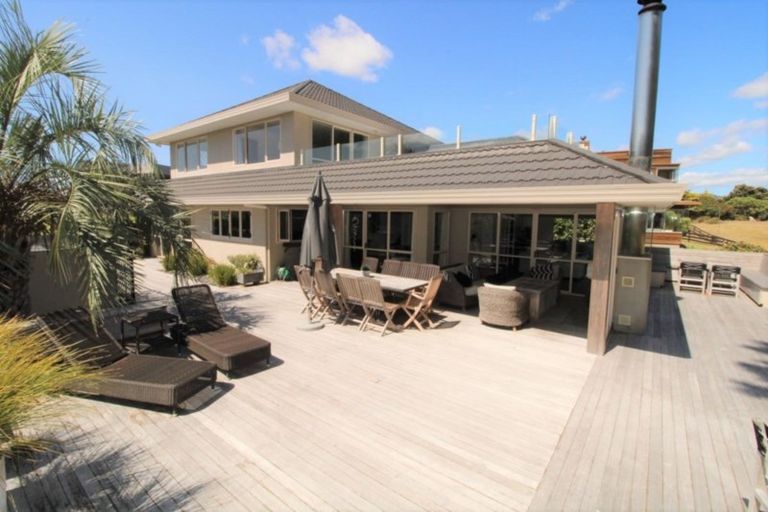 Photo of property in 708 Matarangi Drive, Matarangi, Whitianga, 3592