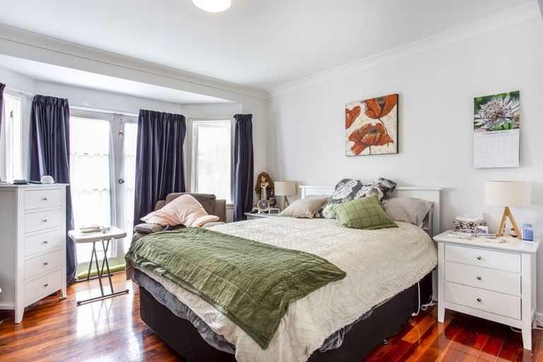 Photo of property in 52 Awaroa Road, Helensville, 0800