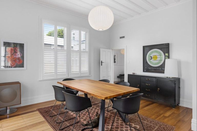 Photo of property in 11 Colenso Avenue, Hospital Hill, Napier, 4110