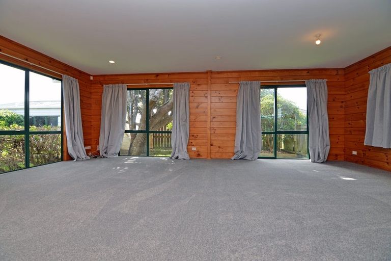 Photo of property in 74a Guadeloupe Crescent, Grenada Village, Wellington, 6037