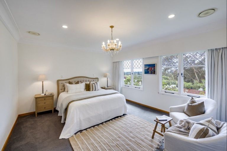 Photo of property in 44 Busby Hill, Havelock North, 4130