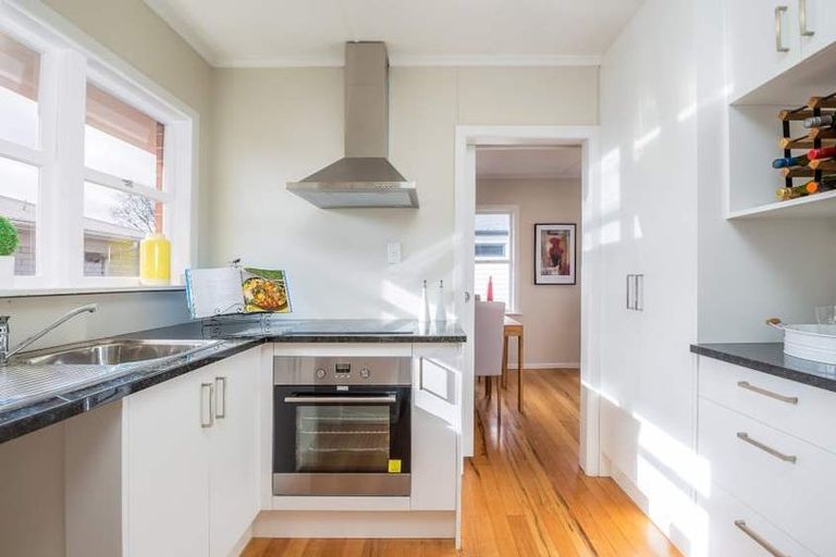 Photo of property in 215 Sunnynook Road, Wairau Valley, Auckland, 0627