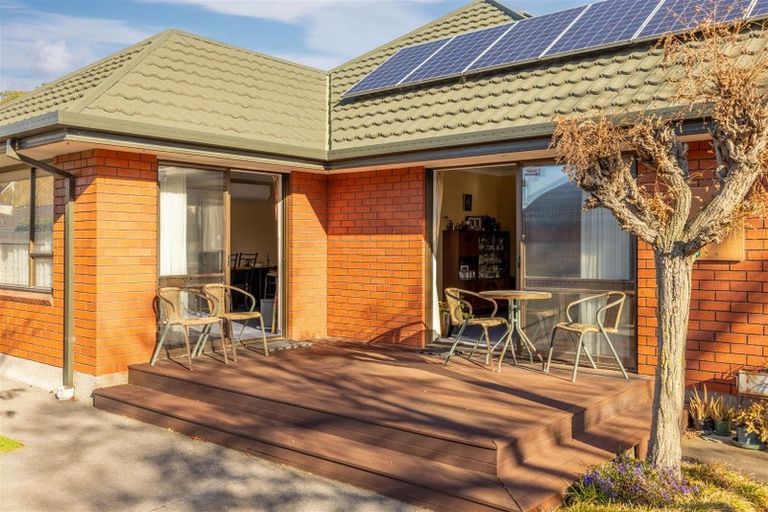 Photo of property in 8 Elvira Court, Bishopdale, Christchurch, 8053