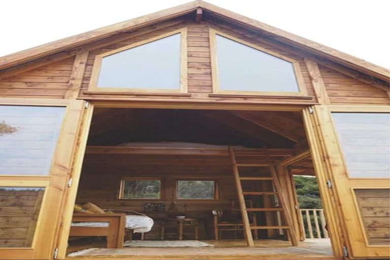 Photo of property in 132 Lone Kauri Road, Karekare, New Lynn, 0772