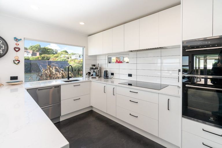 Photo of property in 52 Ames Street, Paekakariki, 5034