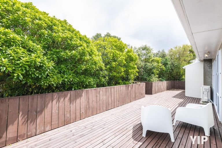 Photo of property in 17 Baylands Drive, Newlands, Wellington, 6037