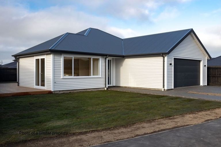 Photo of property in 24 Evelyn Crescent, Marshland, Christchurch, 8083