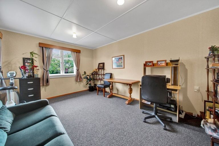 Photo of property in 56 Reid Avenue, Hawera, 4610