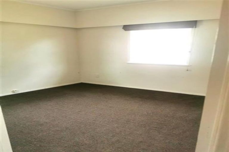 Photo of property in 14 La Trobe Street, Pakuranga Heights, Auckland, 2010