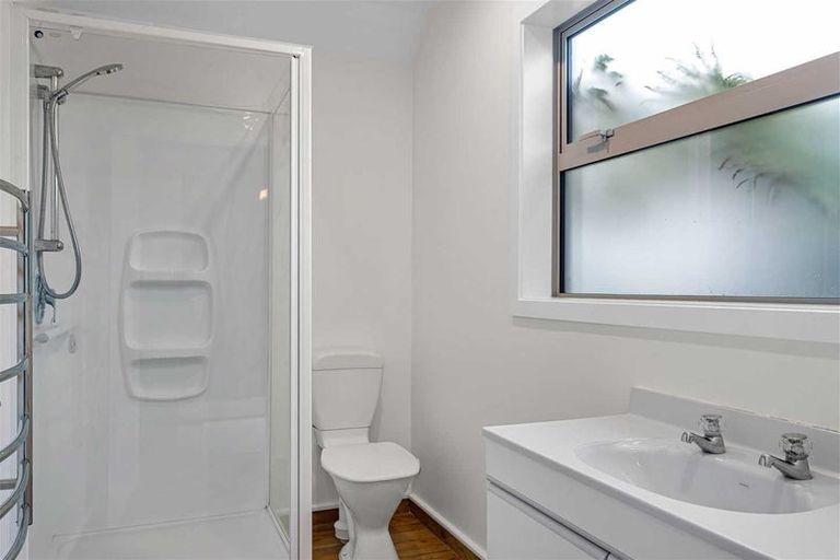 Photo of property in 4 Bridgemere Lane, Cracroft, Christchurch, 8022