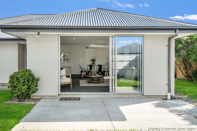 Photo of property in 14 Saint Adela Place, Woolston, Christchurch, 8062