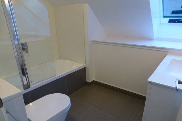 Photo of property in 125b Glenmore Street, Kelburn, Wellington, 6012