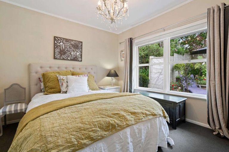 Photo of property in 1/20 Saint Peters Street, Northcote, Auckland, 0627