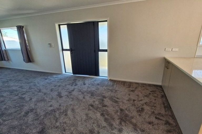 Photo of property in 67 Pomaria Road, Henderson, Auckland, 0610