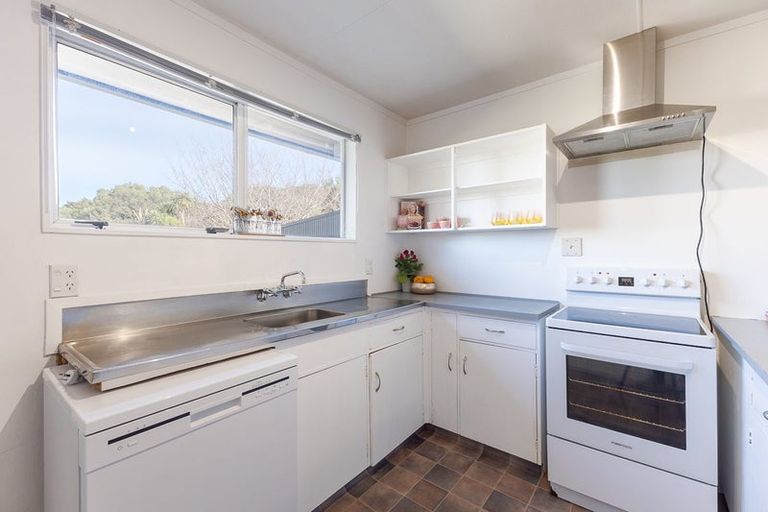Photo of property in 22 Cypress Grove, Paraparaumu, 5032