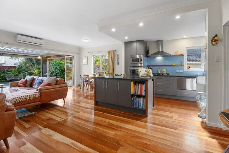 Photo of property in 1/3 Morrow Avenue, Bucklands Beach, Auckland, 2012