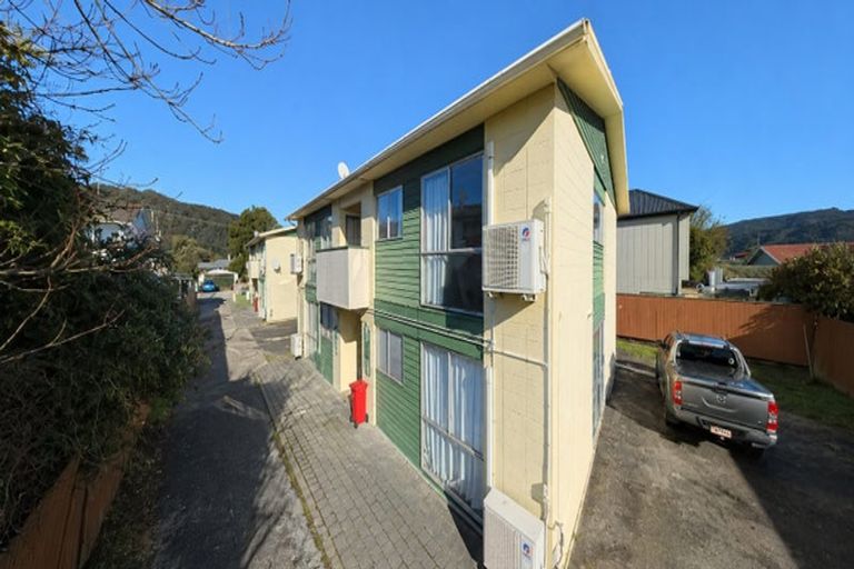 Photo of property in 102 Martin Street, Wallaceville, Upper Hutt, 5018