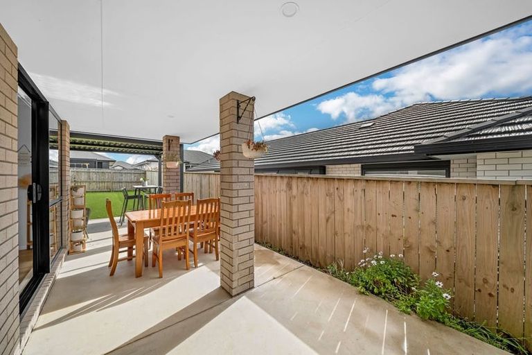 Photo of property in 10 Pipi Crescent, Tuakau, 2121