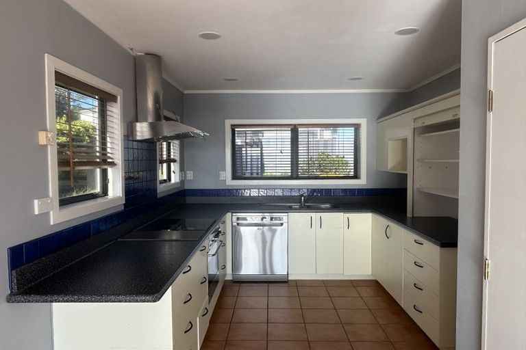Photo of property in 27 Eskdale Road, Papakowhai, Porirua, 5024