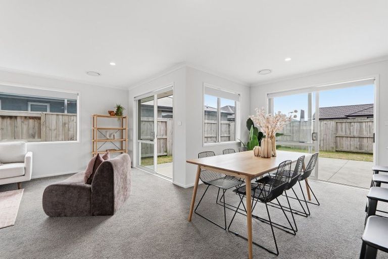 Photo of property in 221 Te Okuroa Drive, Papamoa, 3118