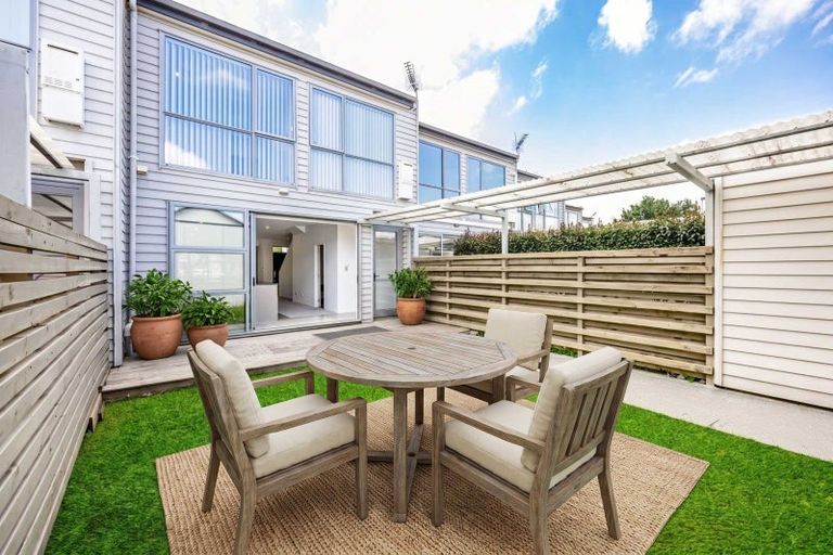 Photo of property in 18 Kauri Drive, Takanini, 2112