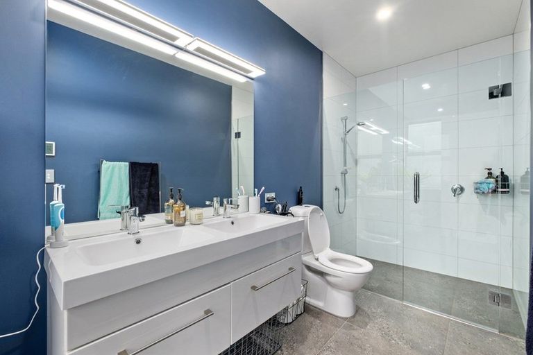 Photo of property in 8 Edgewood Place, Wanaka, 9305