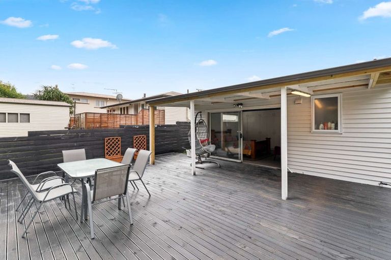 Photo of property in 9 Hillcrest Grove, Hillpark, Auckland, 2102