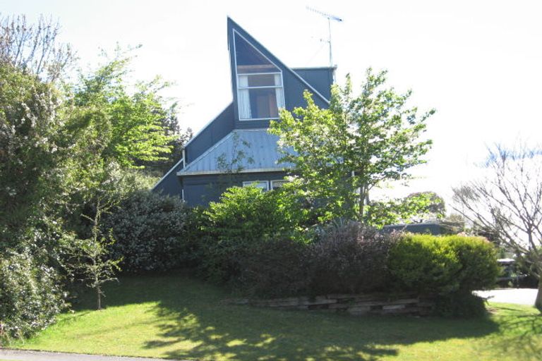 Photo of property in 16 Brunette Drive, Acacia Bay, Taupo, 3330