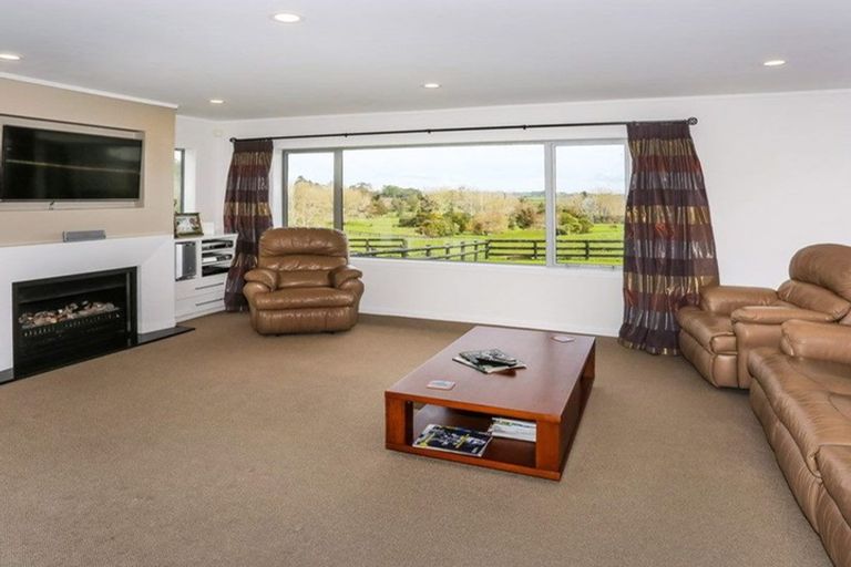 Photo of property in 42 Bream Revel Way, Karaka, Papakura, 2580