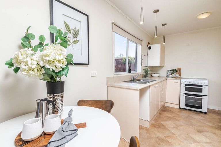 Photo of property in 29 Oakleigh Street, Maungaraki, Lower Hutt, 5010