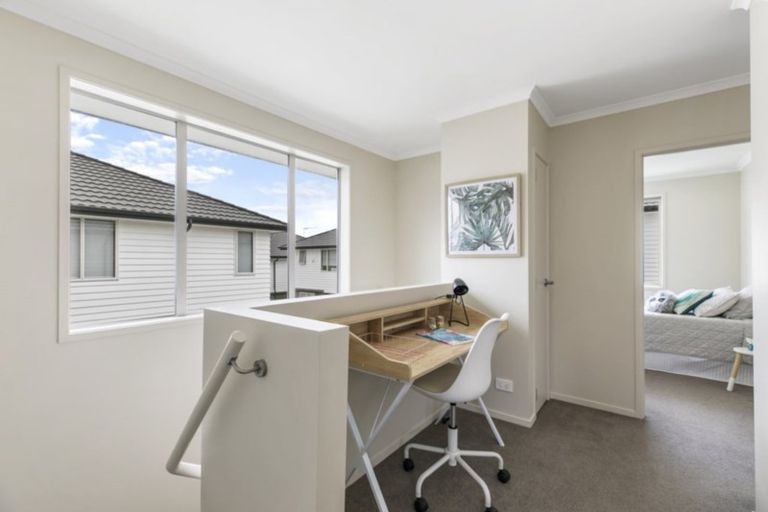 Photo of property in 17 Akeake Lane, Manurewa, Auckland, 2102