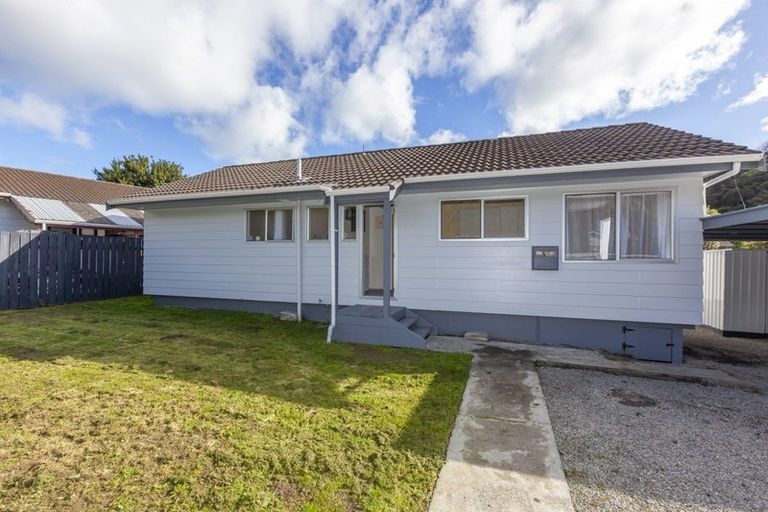 Photo of property in 5 Ruahine Street, Paraparaumu, 5032
