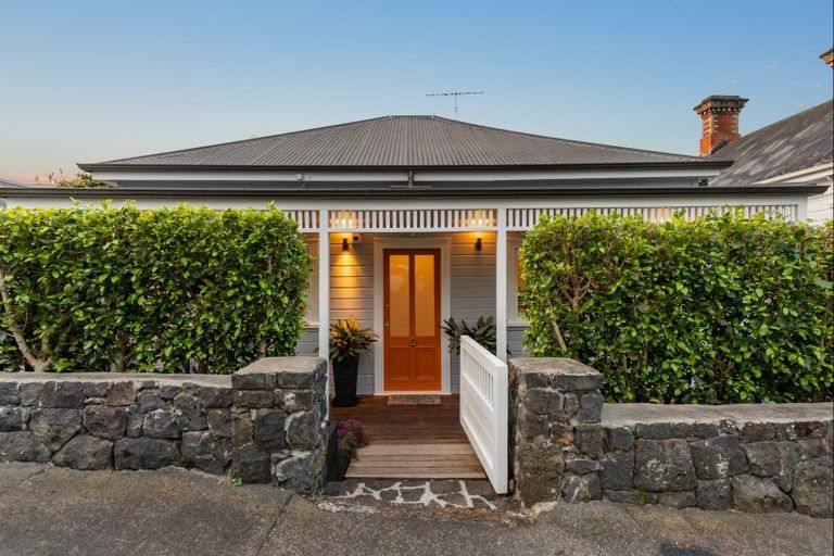 Photo of property in 14 Gunson Street, Freemans Bay, Auckland, 1011