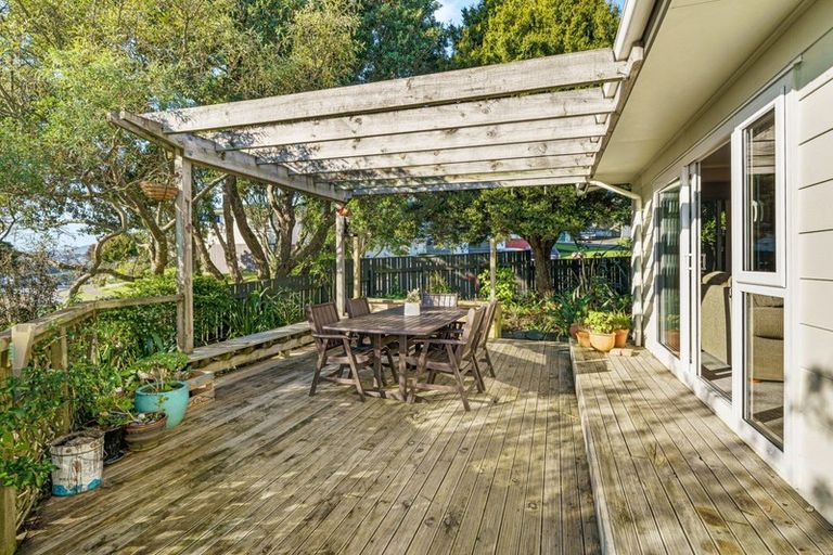 Photo of property in 1 Ash Grove, Ranui, Porirua, 5024