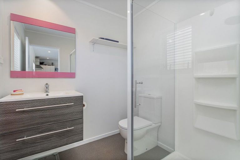 Photo of property in 24 Wells Place, Whitianga, 3510