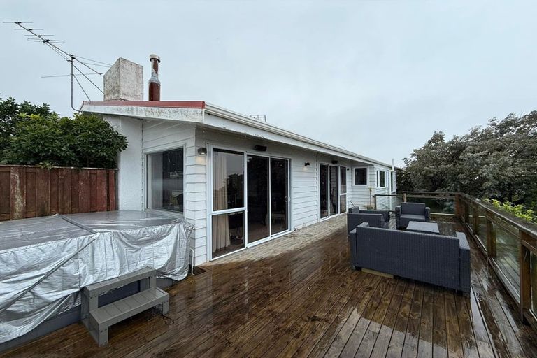 Photo of property in 4 Peach Tree Grove, Maungaraki, Lower Hutt, 5010