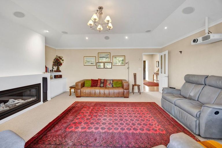 Photo of property in 15 Anderson Way, Highlands Park, New Plymouth, 4312