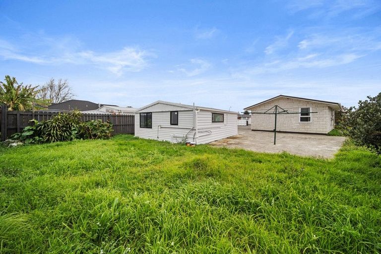 Photo of property in 4 Convair Crescent, Mangere, Auckland, 2022