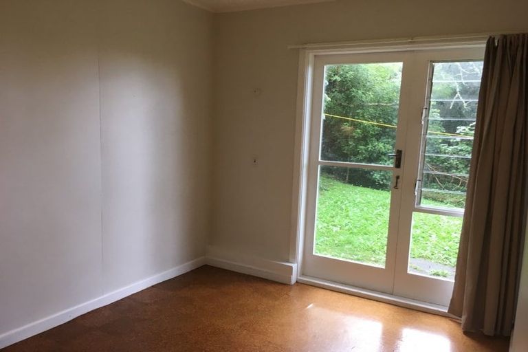 Photo of property in 1 Highbury Crescent, Highbury, Wellington, 6012