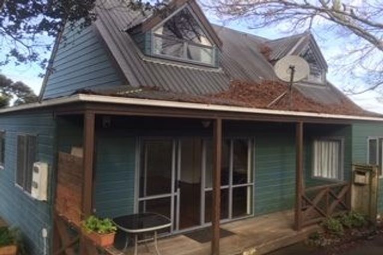 Photo of property in 1/22 Valecrest Place, Bayview, Auckland, 0629