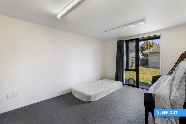 Photo of property in 27 Curletts Road, Sockburn, Christchurch, 8042