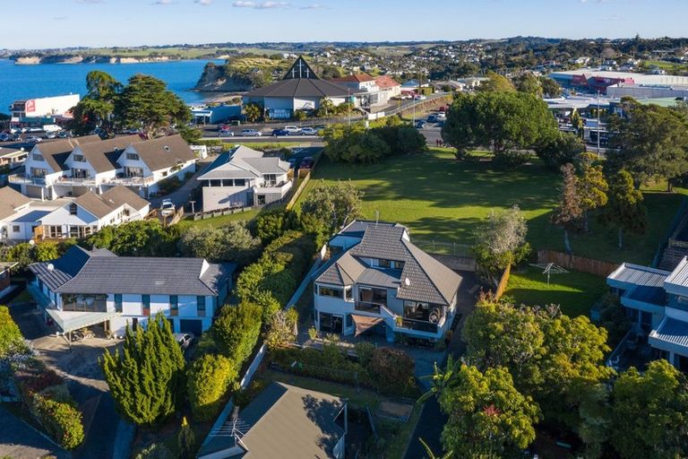 Photo of property in 1/9 Tower Hill, Stanmore Bay, Whangaparaoa, 0930