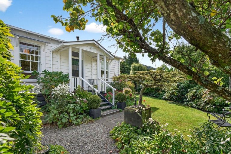 Photo of property in 95 Watt Street, Featherston, 5710