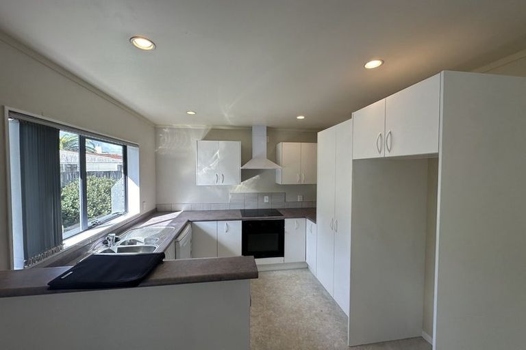 Photo of property in 20b West Coast Road, Glen Eden, Auckland, 0602