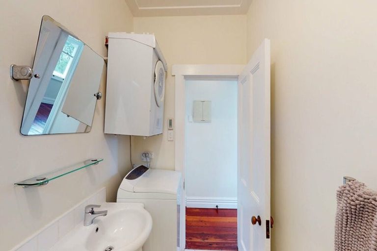 Photo of property in 18 Central Terrace, Kelburn, Wellington, 6012