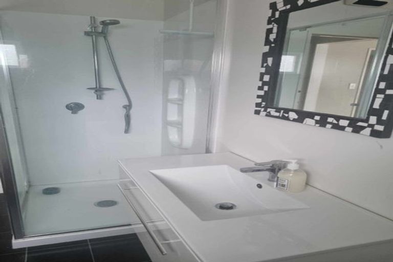 Photo of property in 28 Beauchamp Street, Tawa, Wellington, 5028