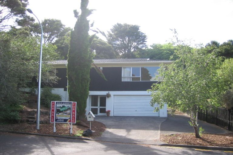 Photo of property in 18 Kororo Street, Northcote, Auckland, 0627