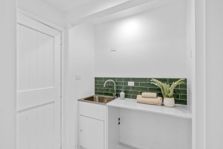 Photo of property in 81 Bartholomew Road, Levin, 5510