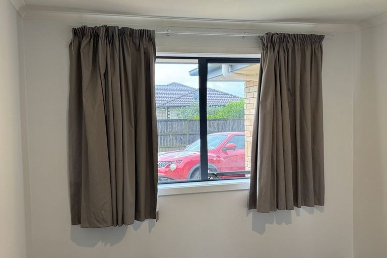 Photo of property in 41 Breaker Grove, Waiuku, 2123