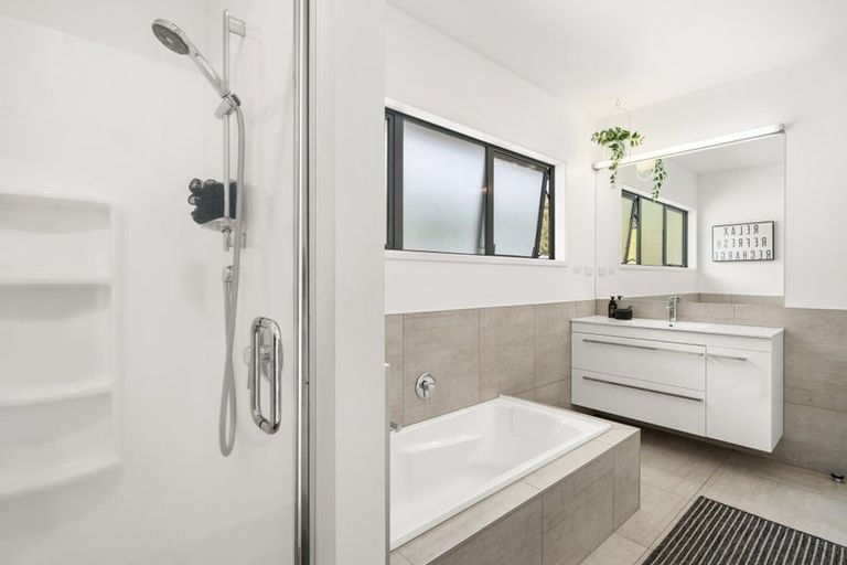 Photo of property in 20 Riverstone Drive, Welcome Bay, Tauranga, 3112